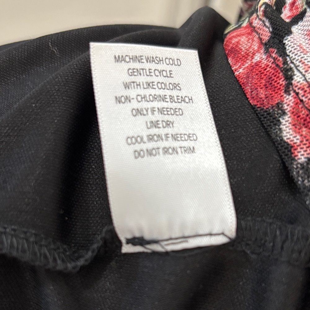 BCX Black and Pink Floral Blouse - Picture 6 of 7